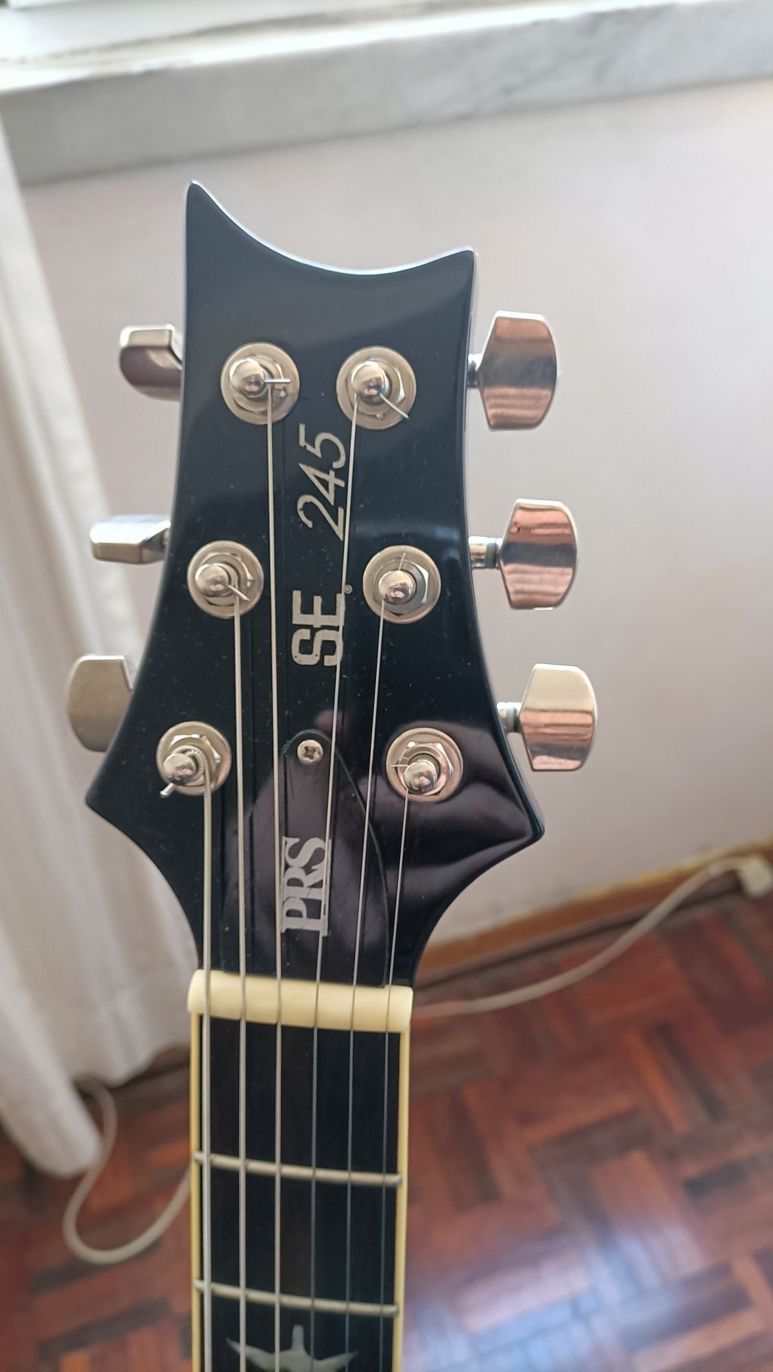 Guitarra PRS SE 245 Standard