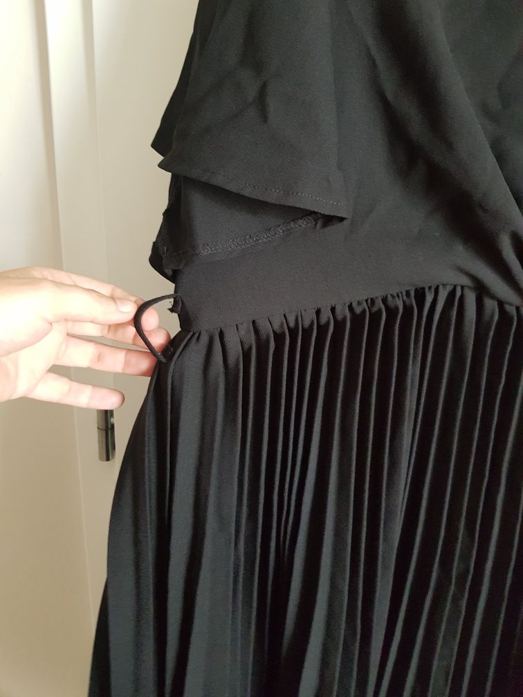Pretty Little mistress sukienka mała czarna plisowana r 46 nowa