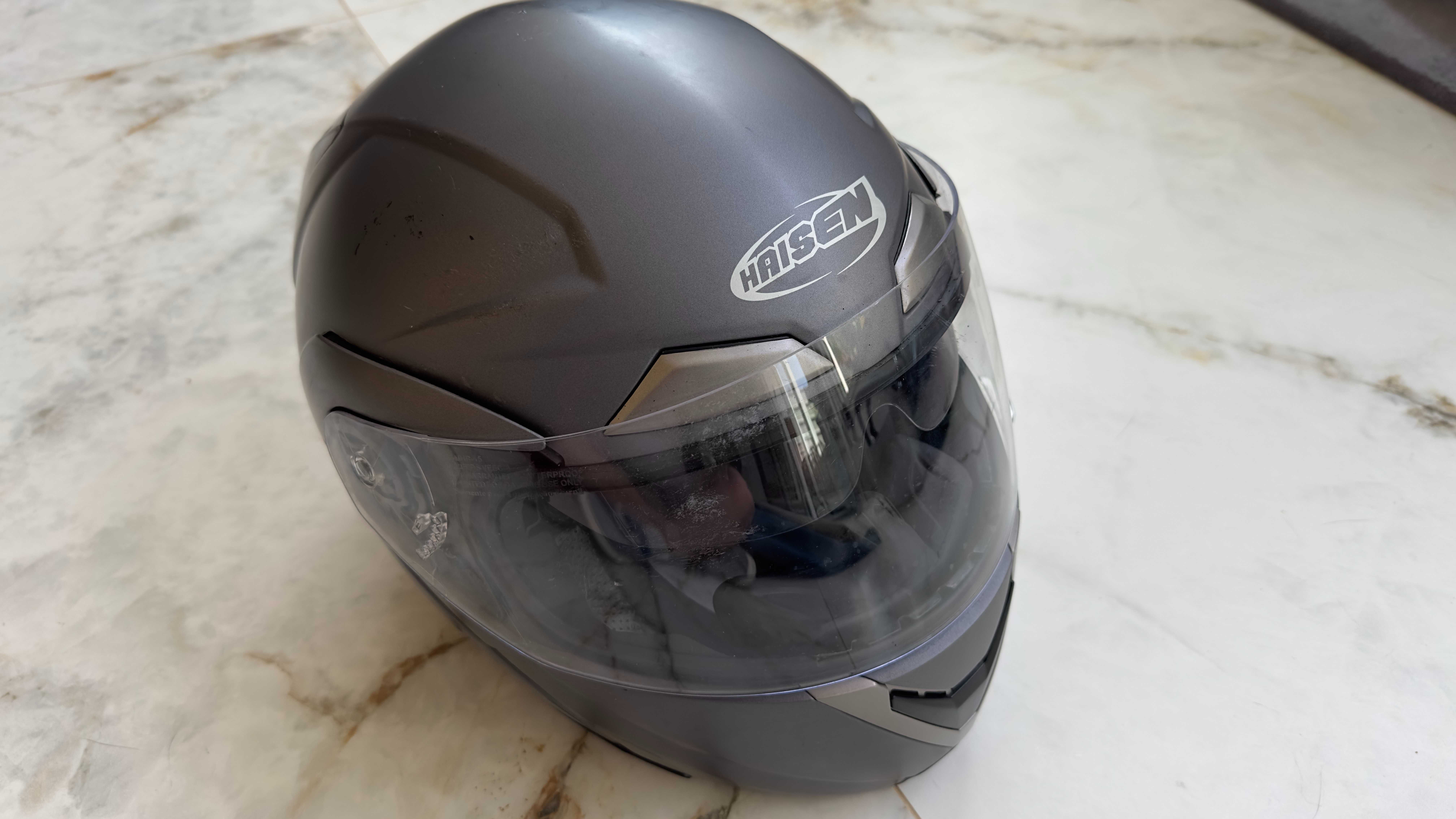 OFERTA IMPERDÍVEL – Conjunto Casaco + Capacete por Preço Especial!