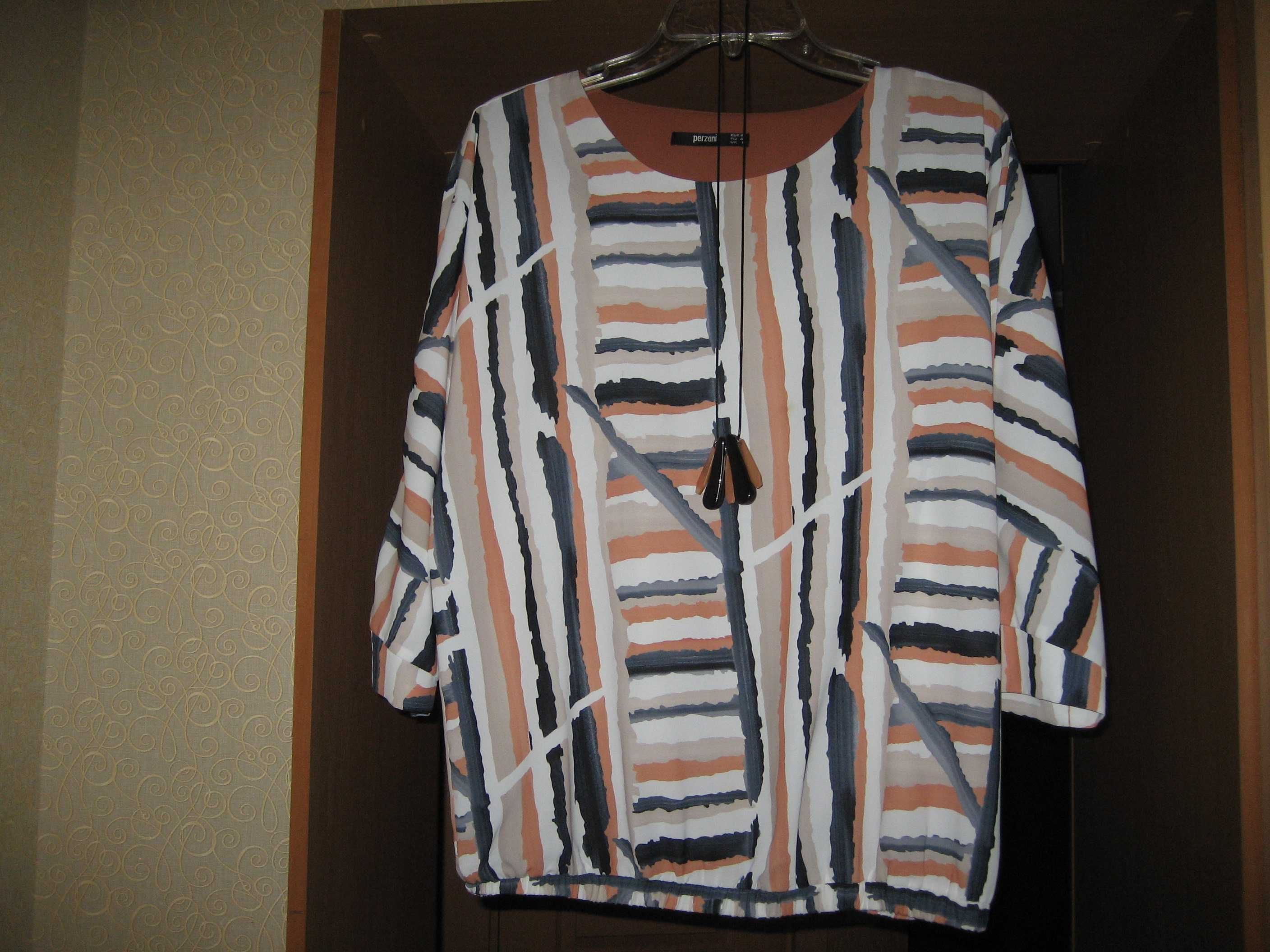 Продам блузу новую размер 48 ,рукав реглан.
