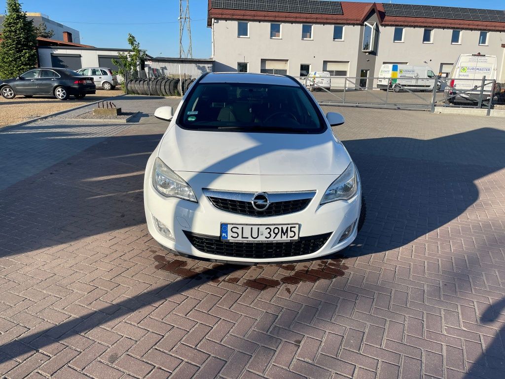 Do sprzedania Astra J Kombi 2012 1.7 CDTI