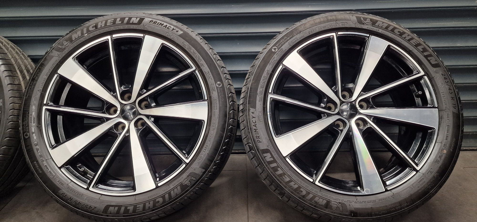 Koła letnie VOLVO POLESTAR 245/45 R19  2x8 2x9 Oryginał