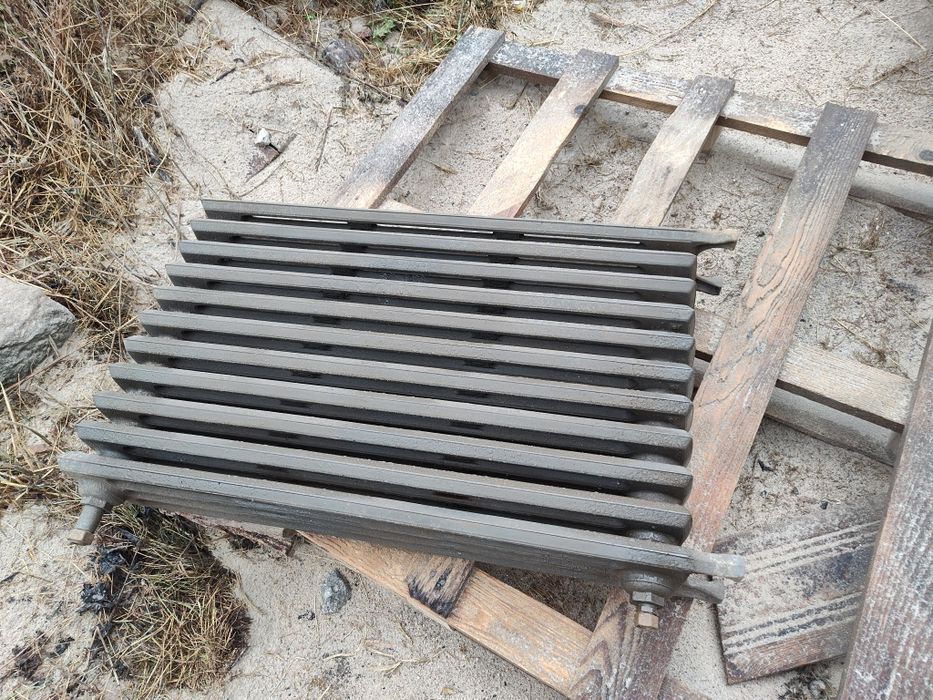 Grzejnik żeliwny na nogach skandynawski loft retro  radiator