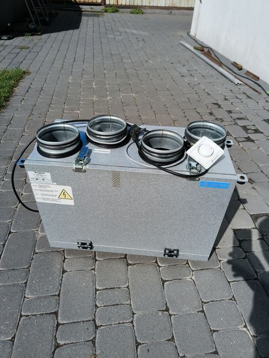 Рекуператор приточно-вытяжная установка ВУТ 300 В мини ЕС РС