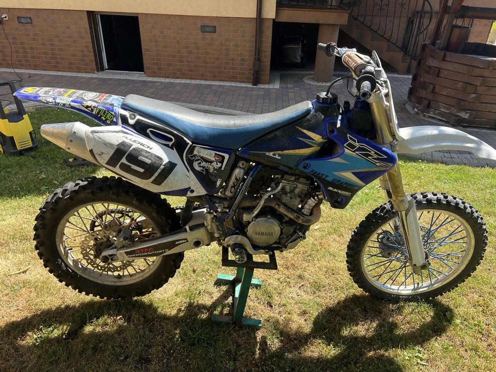 Yamaha YZF250.