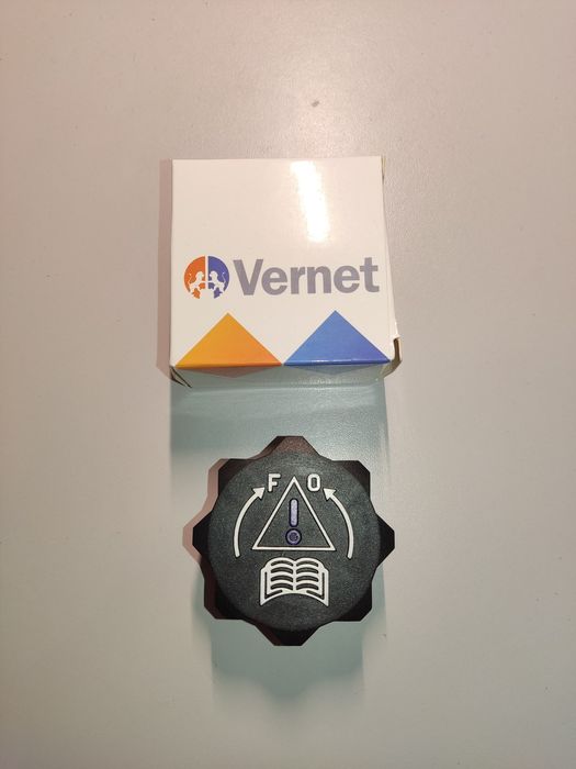 Крышка бачка охлаждающей жидкости. Крышка розшырительного бачка 1.6HDI