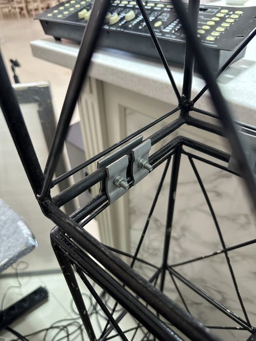 Стійки металеві для світлових приладів ферма beam led wash