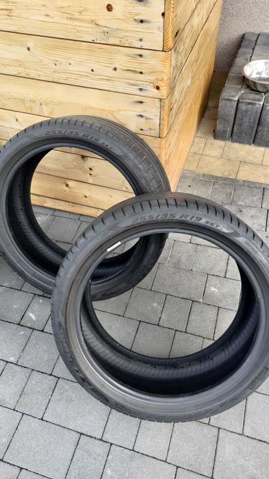 Opony Pirelli P Zero 225/40 R19