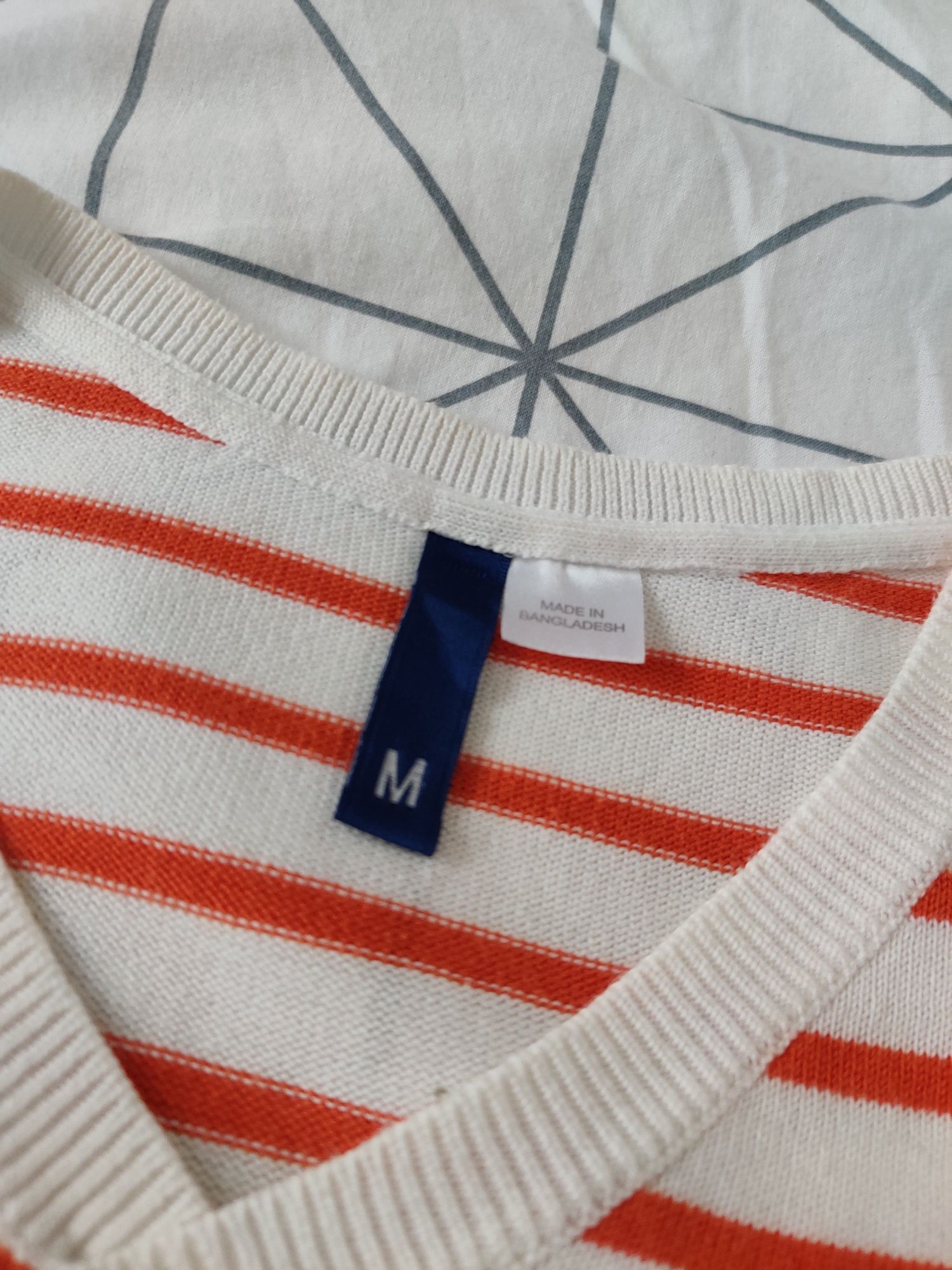 Sweter męski H&M kremowy w modne paski rozmiar M