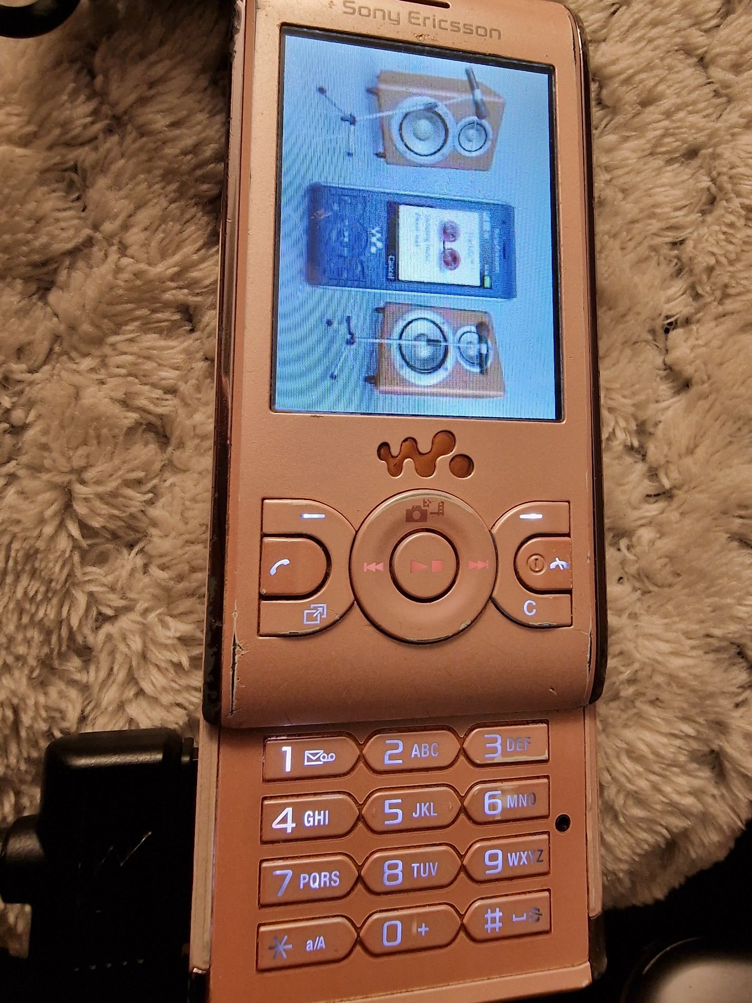 Sony Ericsson W 595