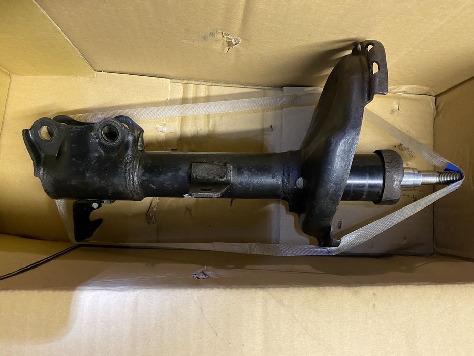 Амортизатор (задний) Lexus RX 03-08(L)