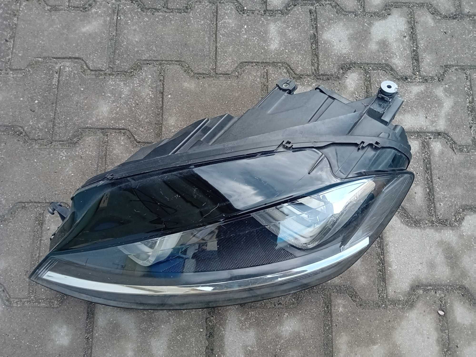 VW Golf VII Bixenon Skrętny z Led reflektor, lampa lewy przód.