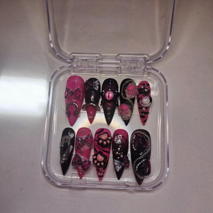 Różowo Czarne Tipsy Stiletto Press On Nails