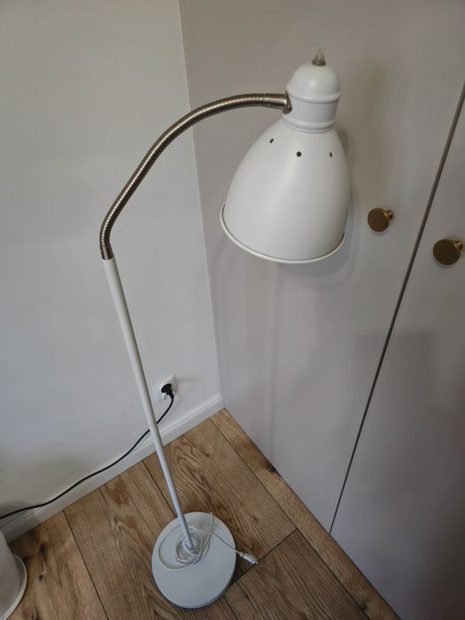 Lampa nitta stojąca