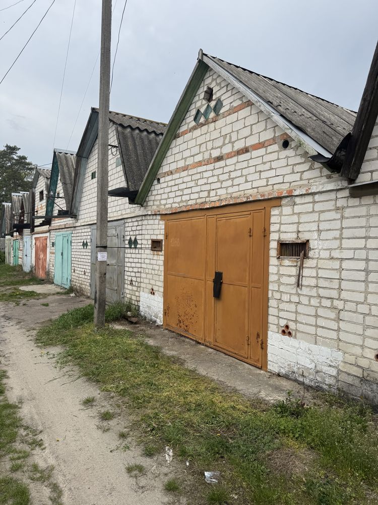 Гараж смт Озерне