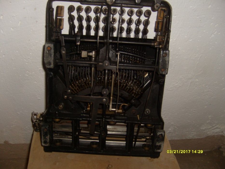 Maszyna do pisania Adler. Antyk (poniemiecka z lat 30-tych ub.wieku)