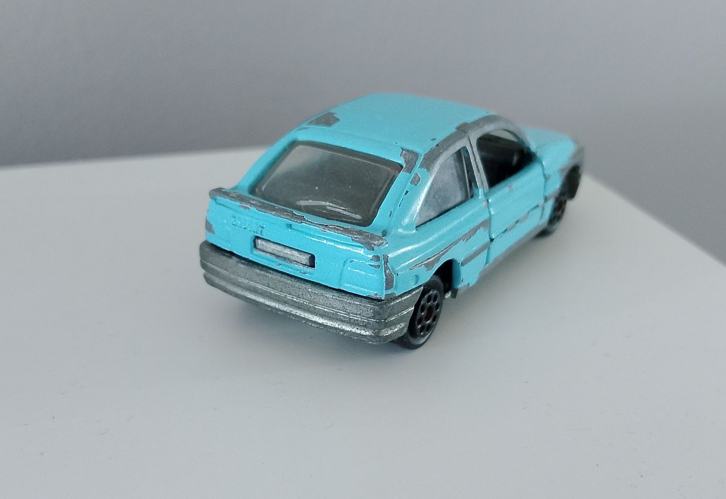 Majorette - Ford Escort stary resorak