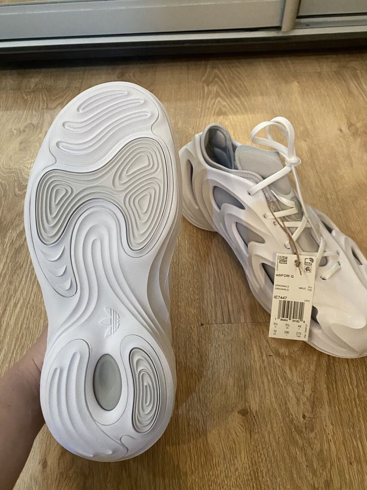 adidas Originals Fom Quake sneakers in triple white
