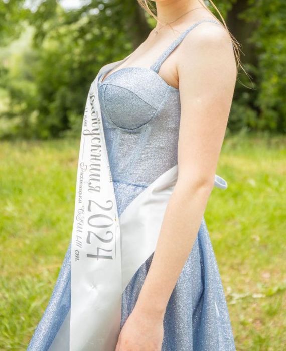 Випускне плаття.