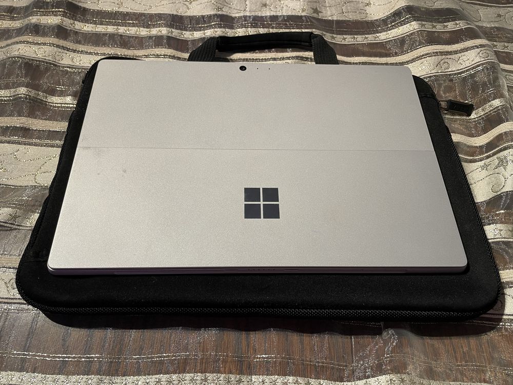 Microsoft Surface pro laptop tablet 128 GB i5