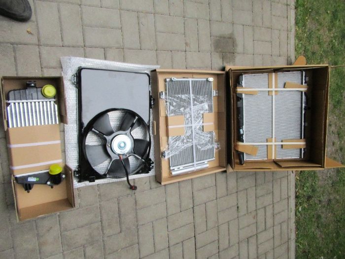 SUZUKI SWIFT 1,3 DDIS 2005 - komplet chłodnic woda klima wiatrak coler