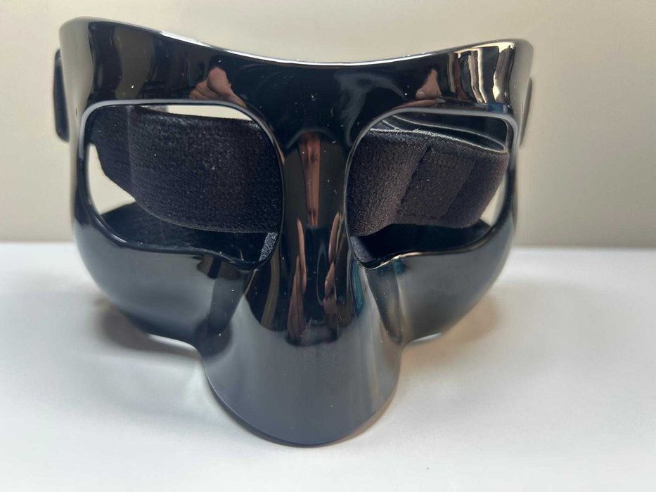 Osłona nosa regulowana do treningu sportowego 15x9,5 cm czarna