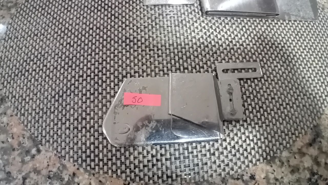 aparelhos de máquinas de costura para fazer bainhas