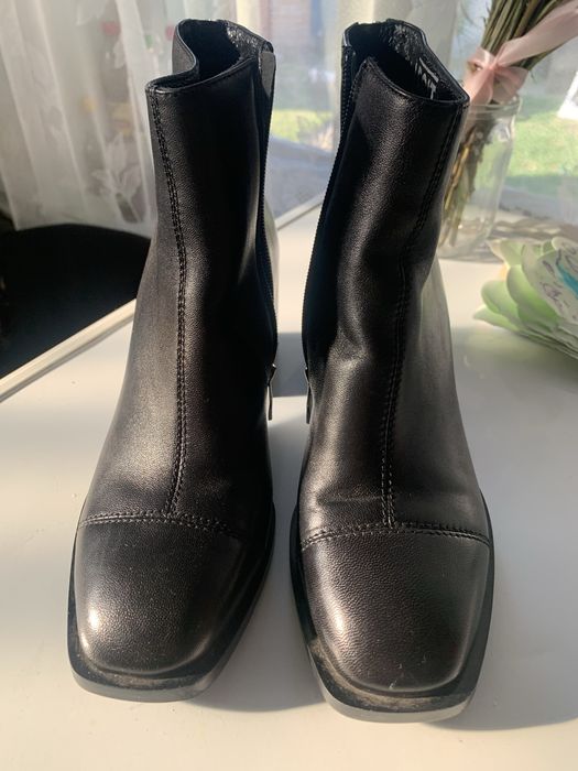 Жіночі ботінки демісезонні