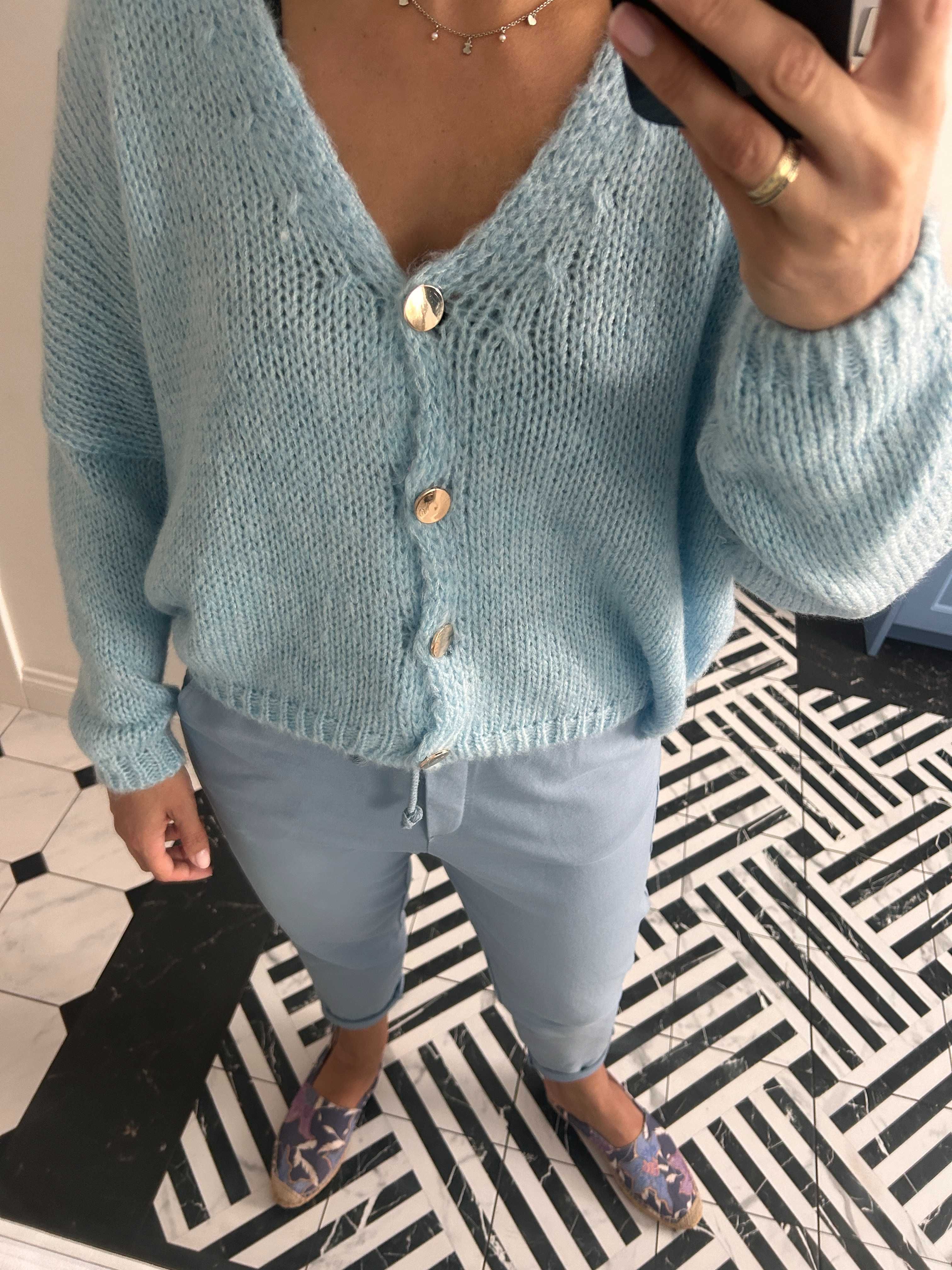 Sweter Amelia z ozdobnymi guzikami