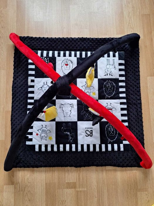 Mata edukacyjna kontrastowa Babysteps