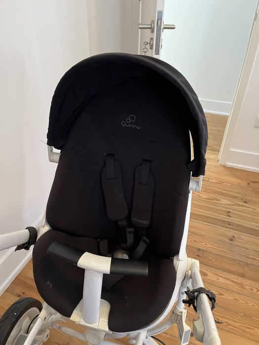 Carrinho de bebe quinny moodd, em bom estado
