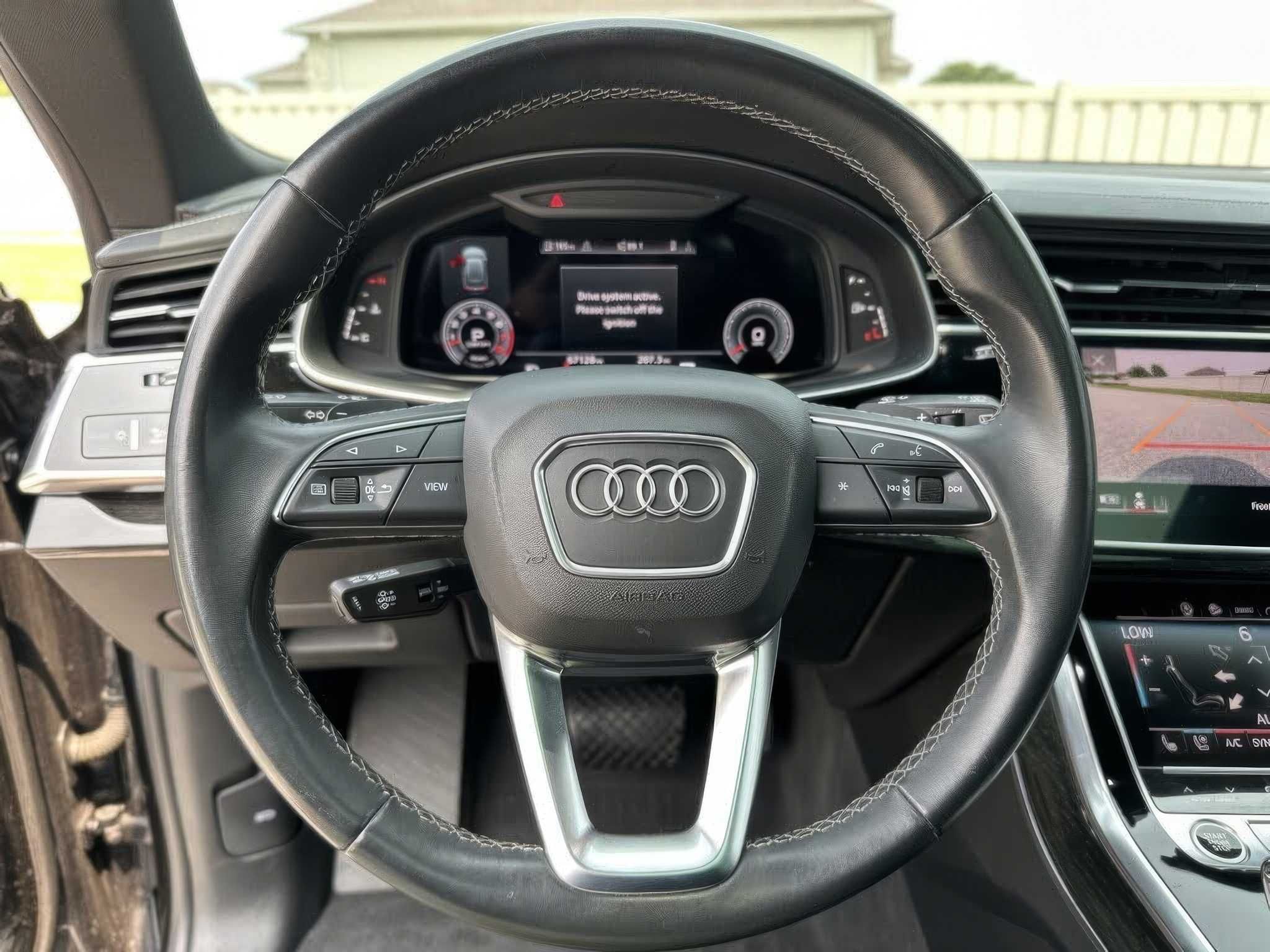 Audi Q8         2021