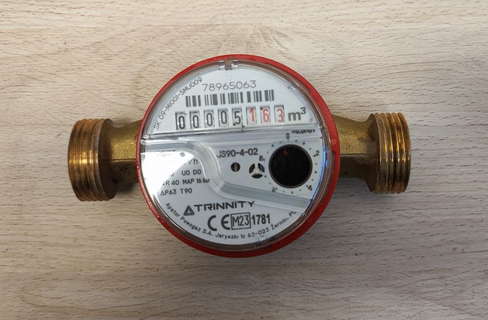Wodomierze licznik wody JS90 Apator ciepła woda prawie nowe