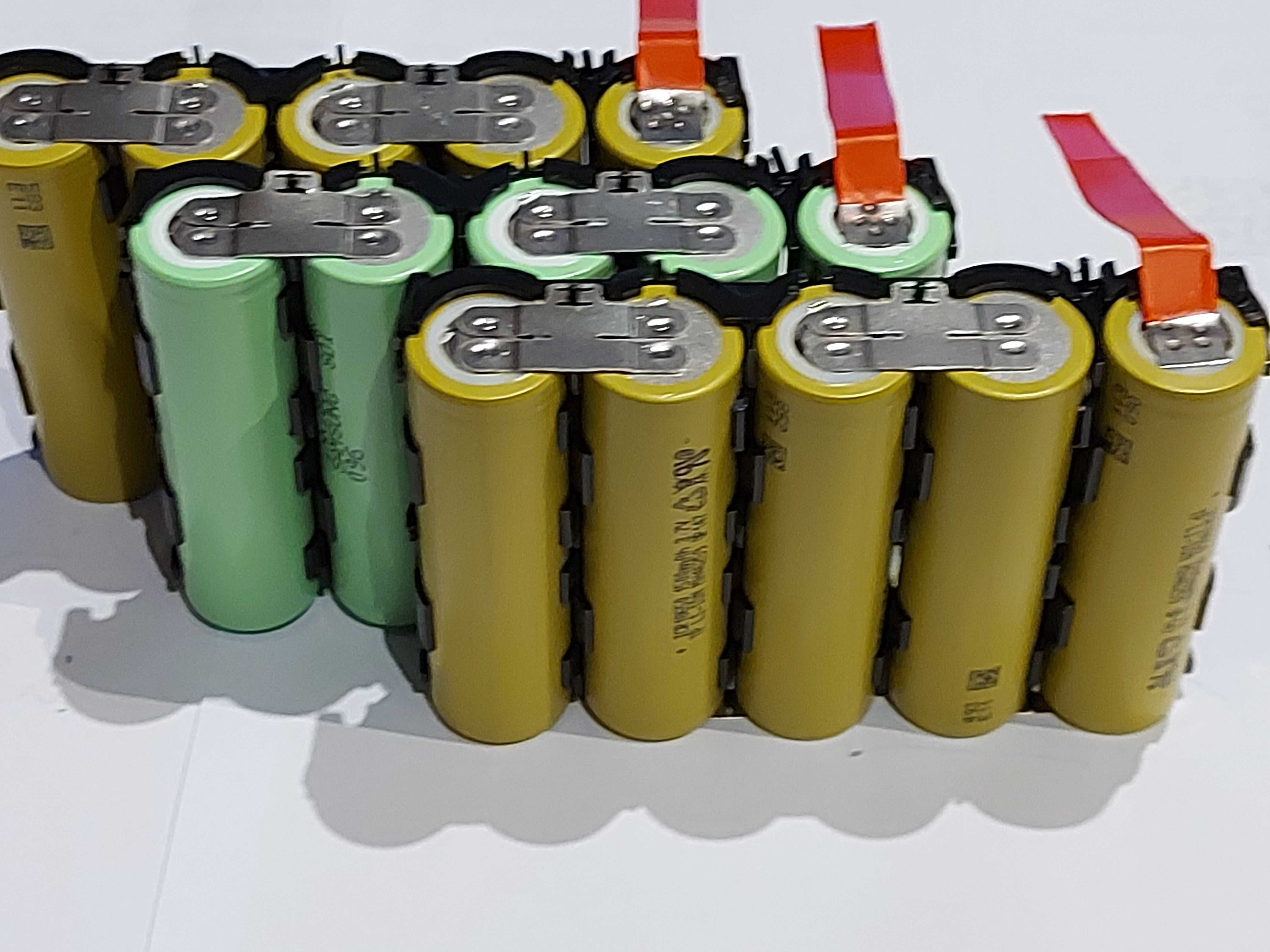 Uniwersalny akumulator li-ion 18-21 V Bosch PBA