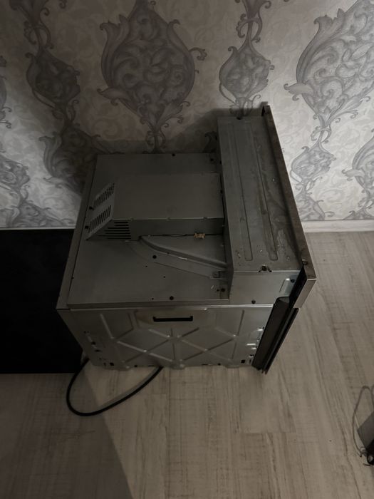 Продам духовку whirpool 60 см