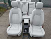Land Rover Discovery V sport fotele środek