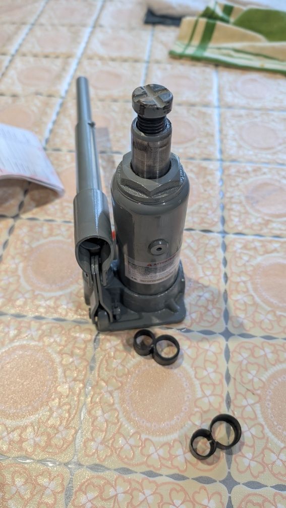 Домкрат гідравлічний 2т Intertool