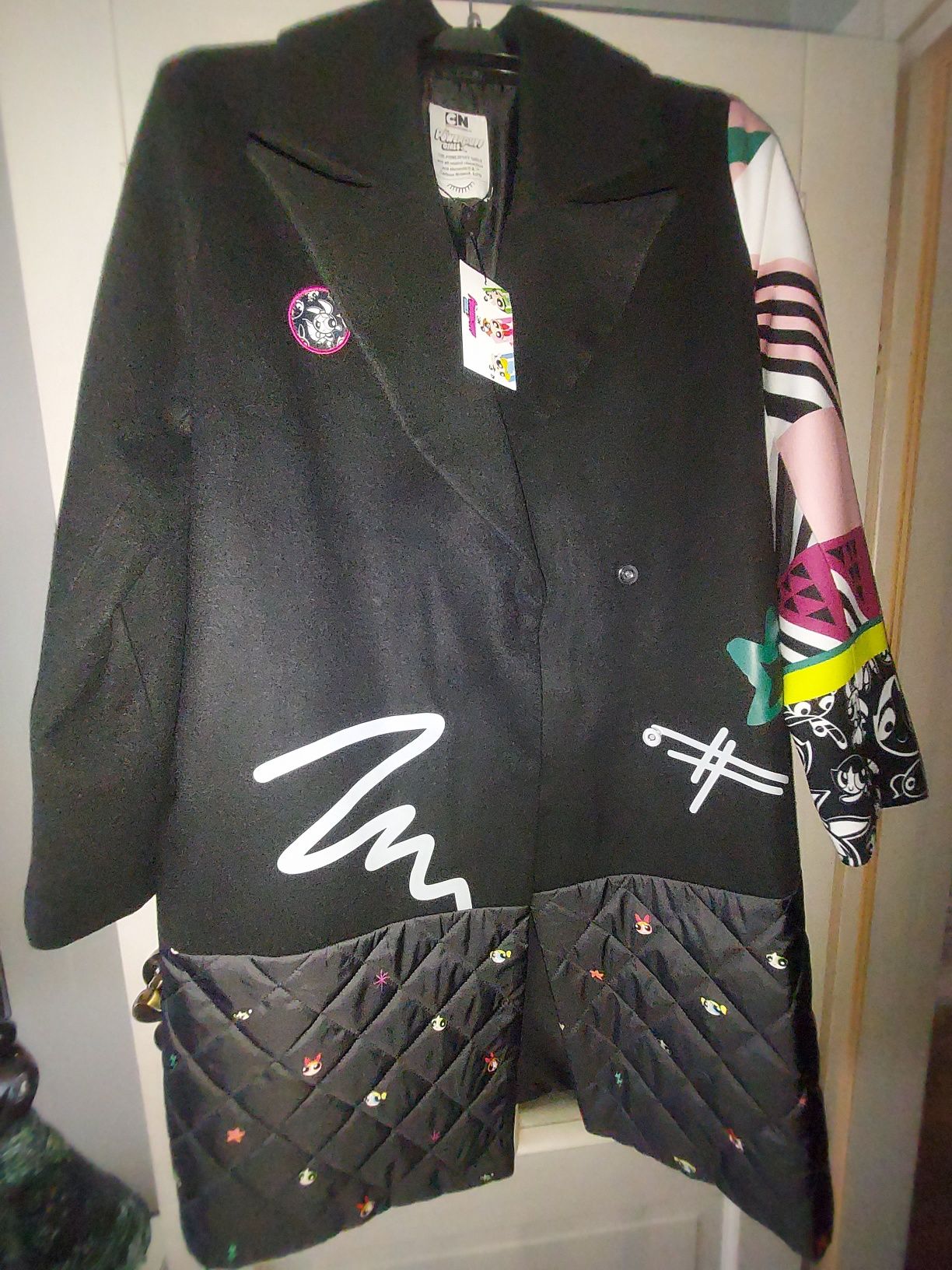Płaszcz z łączonych tkanin NAOKO POWERPUFF GIRLS BLACK XL NOWY