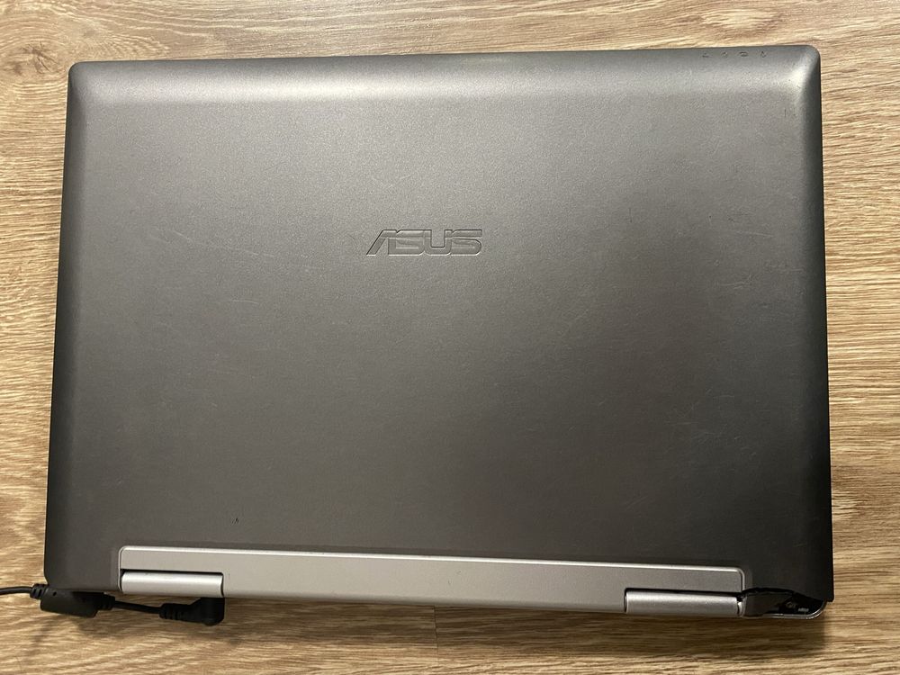 Ноутбук Asus працює розбірка запчастини