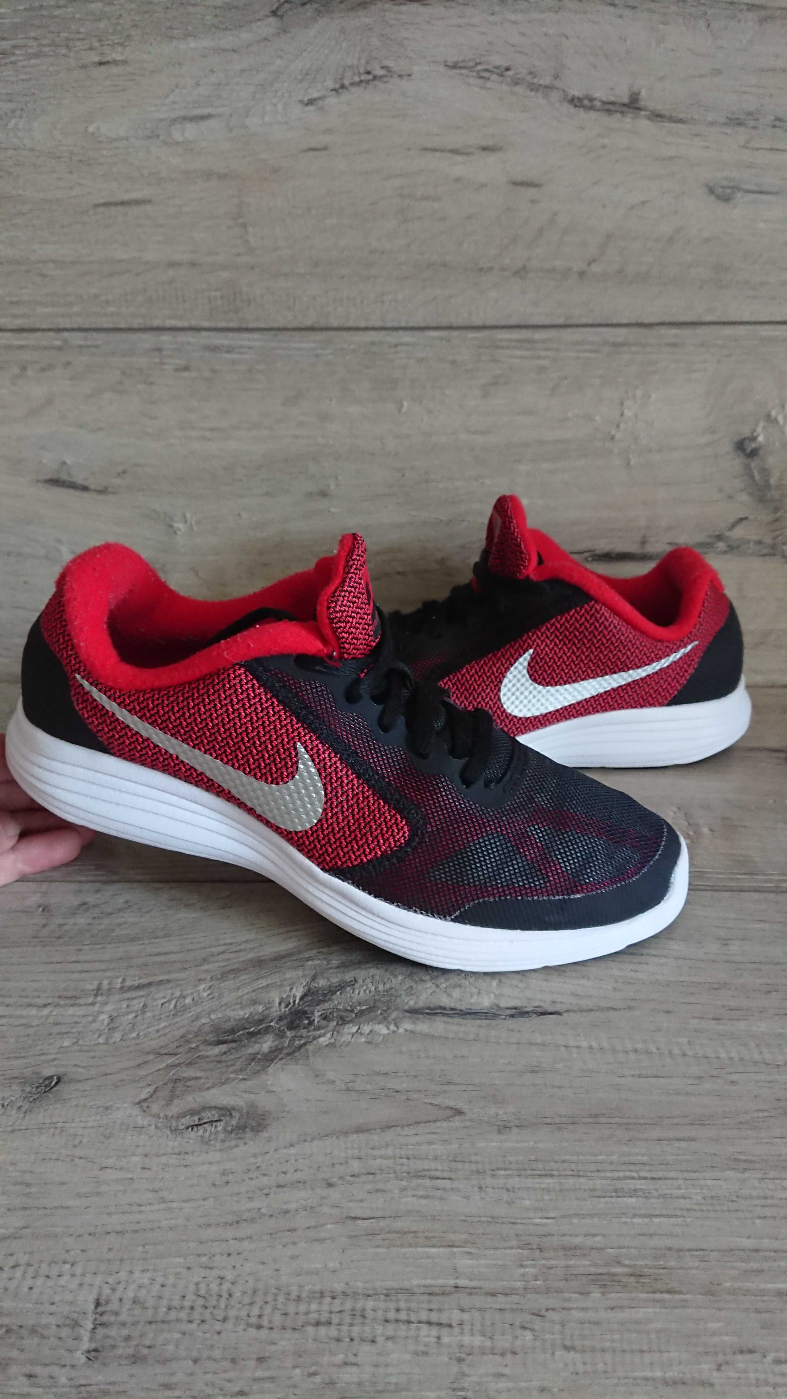 Кроссовки Найк Nike Revolution 3 38р 24.5 см сеточка