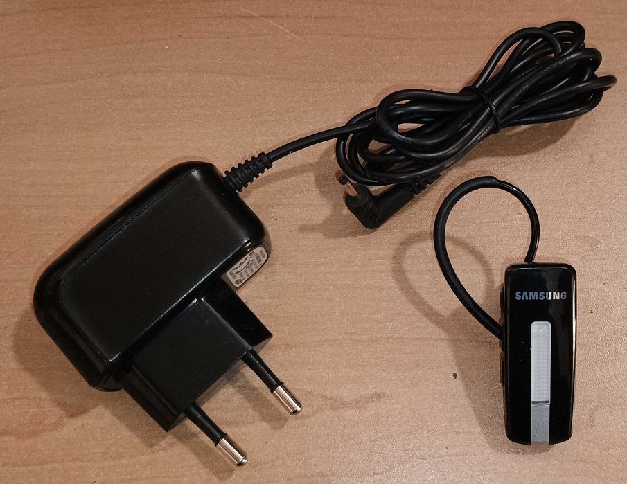 Беспроводная Bluetooth гарнитура Samsung WEP-460