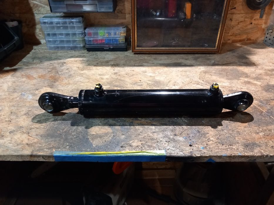 Siłownik hydrauliczny 2 stronnego działania