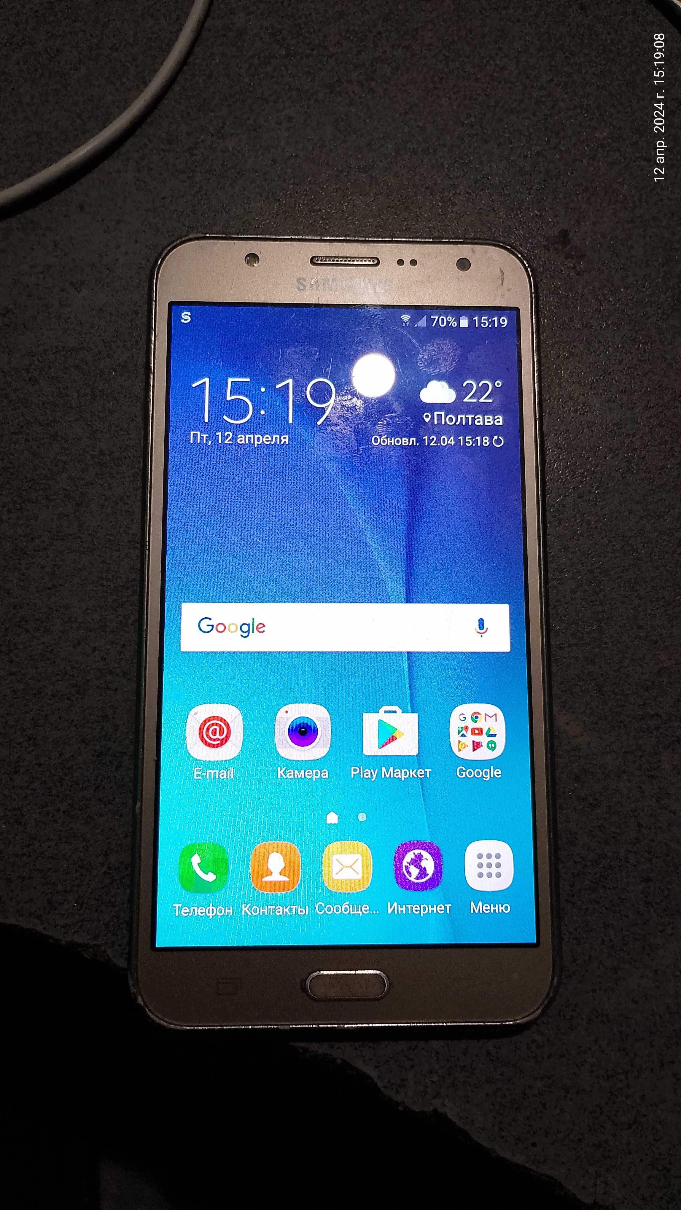 Мобільний телефон Samsung Galaxy J7