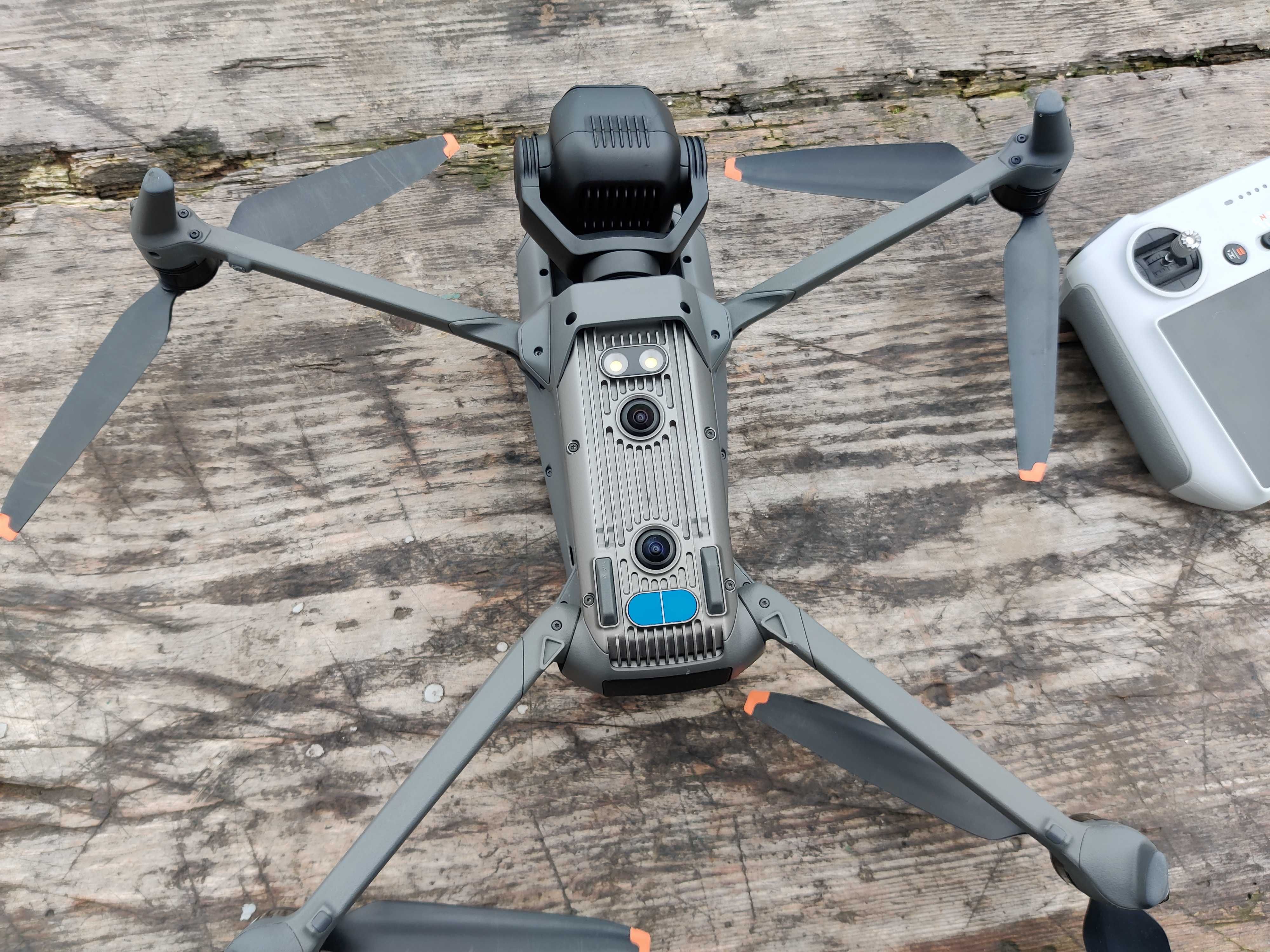 Дрон DJI Mavic 3 Pro квадрокоптер zoom 28x drone Mavik