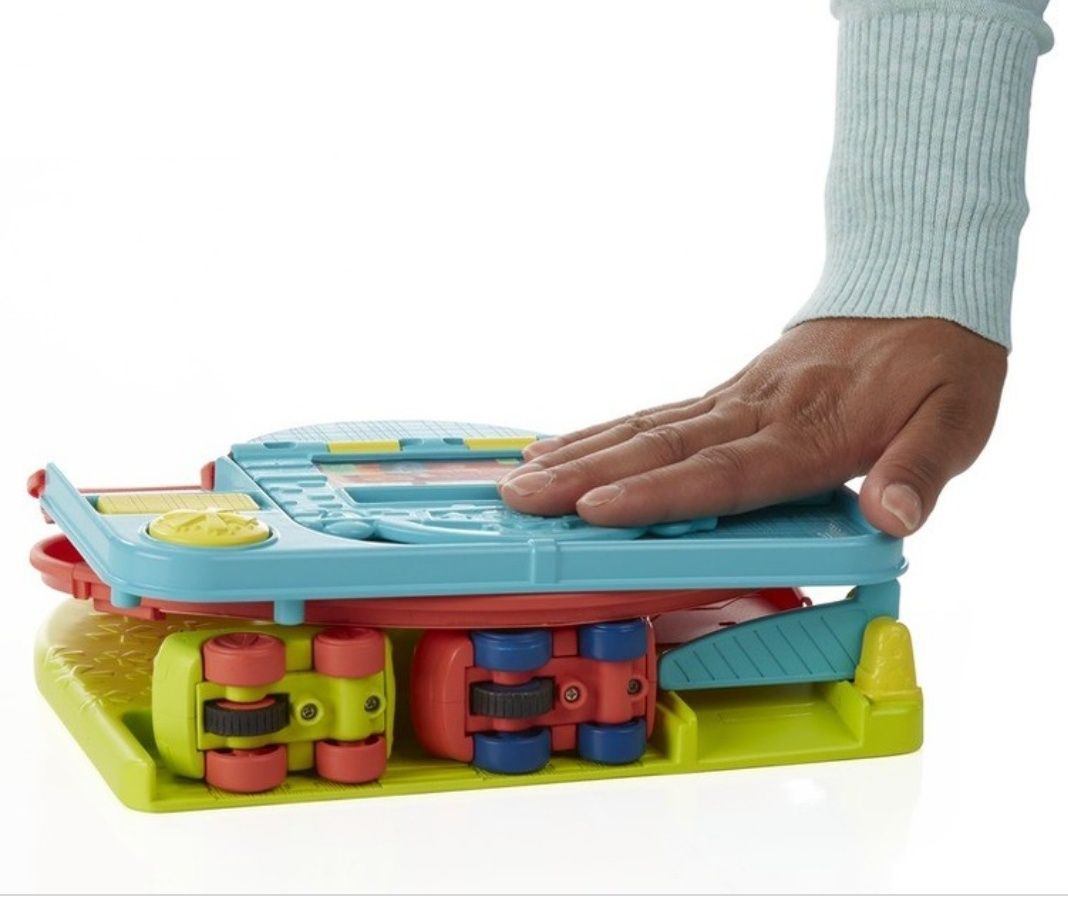 Playskool pierwszy garaż składany + dwa samochodziki