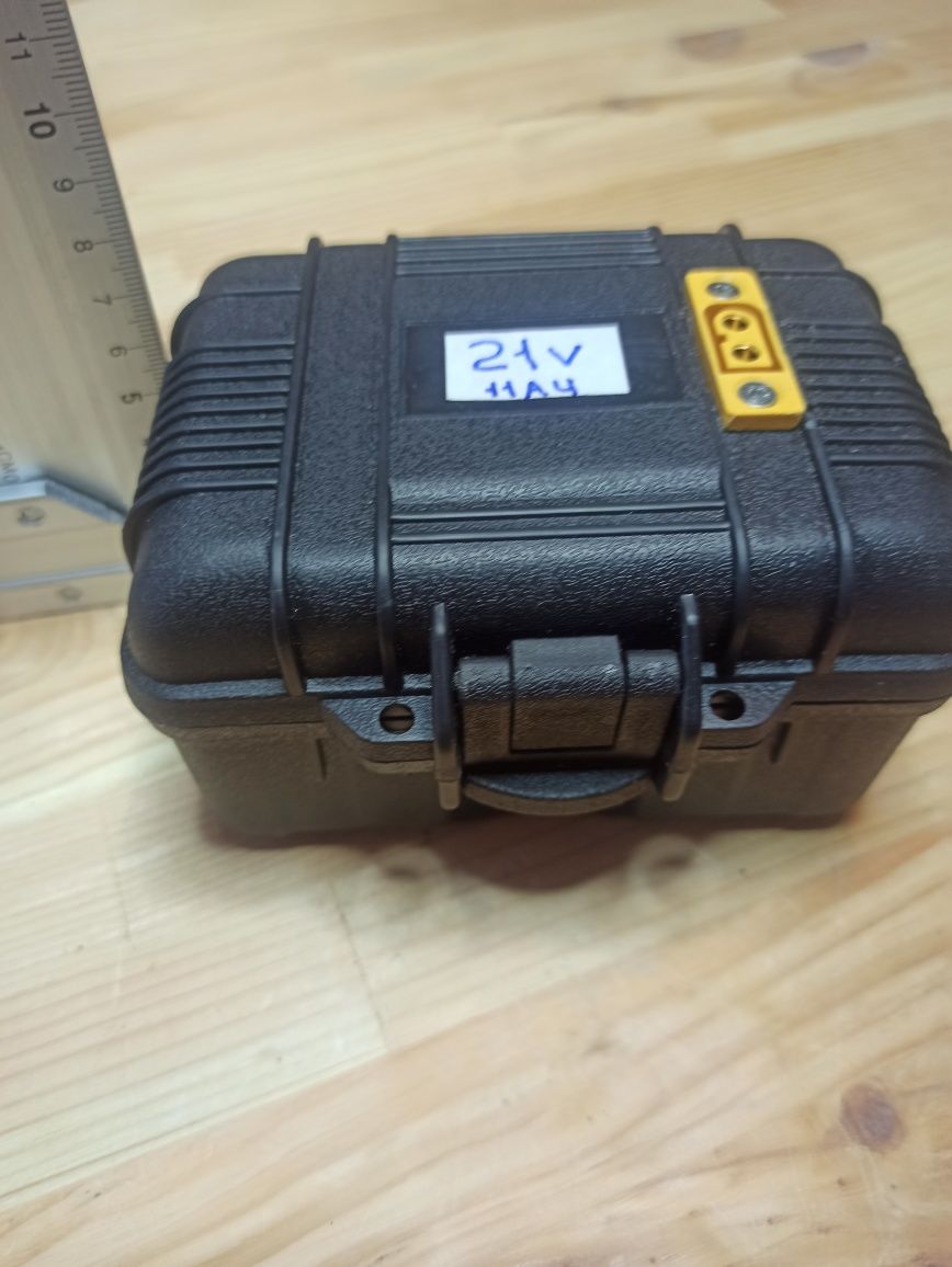 Аккумулятор 21в 11ач Li 21700.