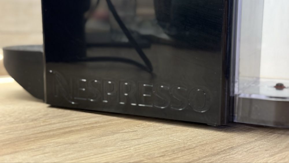 Кавомашина капсульна Nespresso Inissia (оригінал)