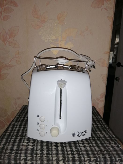 Продам тостер Russell Hobbs