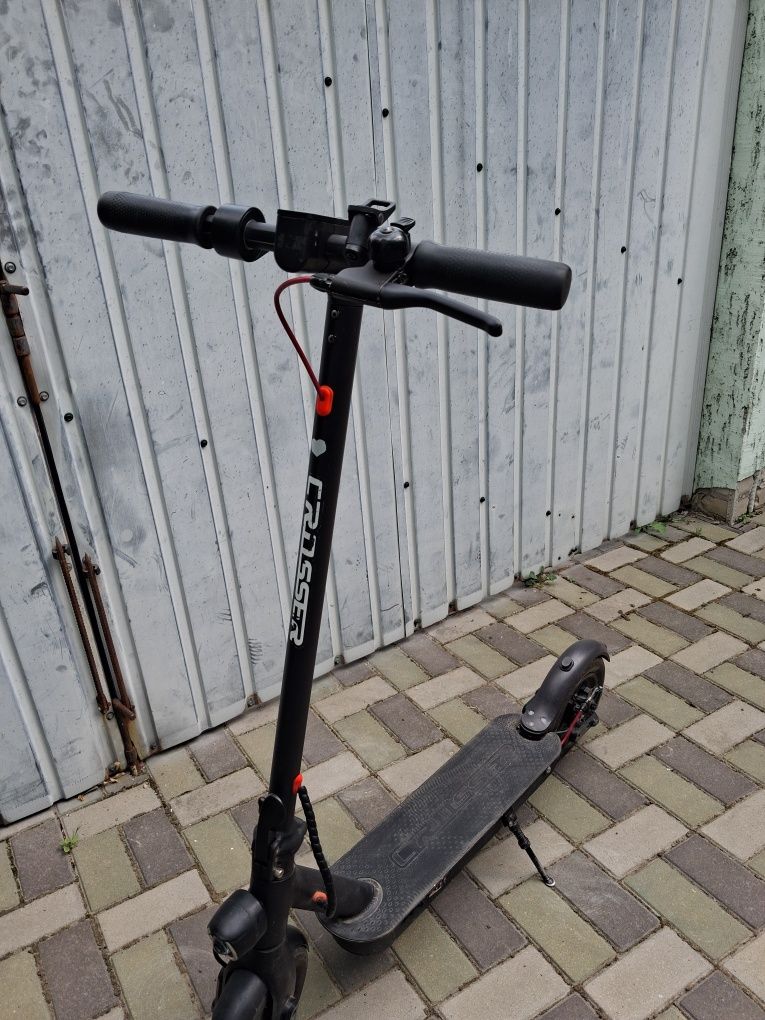 Продам електросамокат Crosser