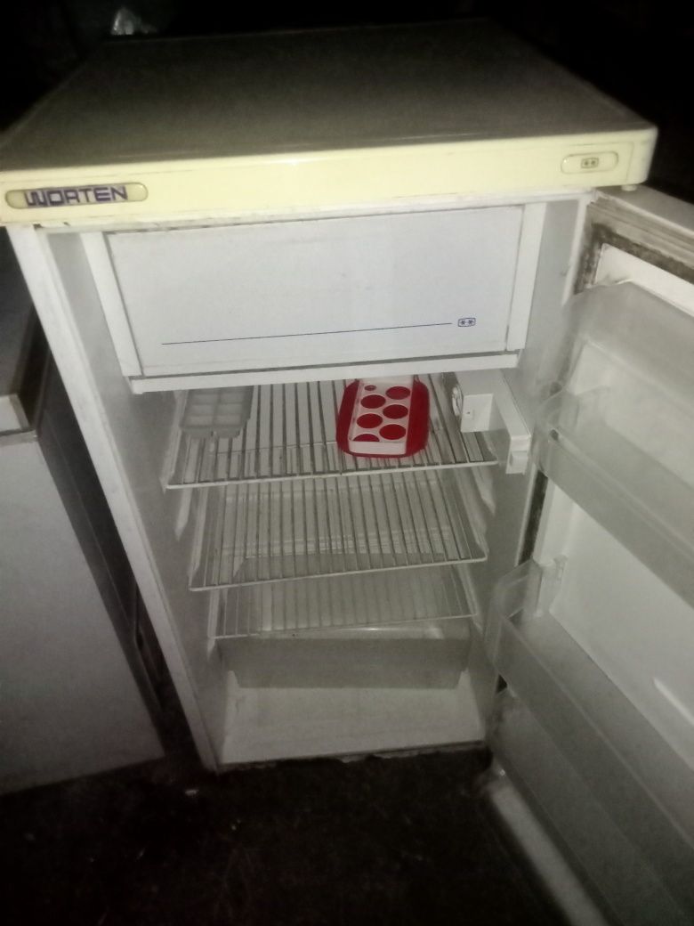 Vendo frigorífico e arca congeladora em bom estado